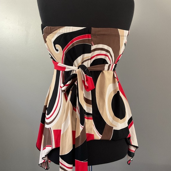 Stylish Strapless Top with Bold Patterns - Picture 2 of 2